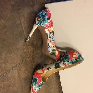 Floral Pumps
